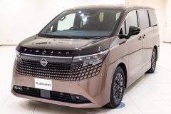 日産、新型「エルグランド」世界初公開！ 約15年ぶりのFMC