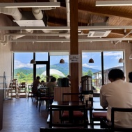 侮れないぞ、道の駅！　ゴロゴロ野菜に極厚ジューシィハンバーグカレー〜南富良野　レストラン メープル〜
