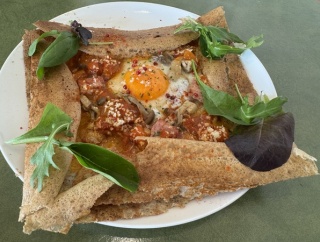 3月26日グランドオープンの能美市佐野「afe evanSE note(エヴァンスノート)」ご実家の自家栽培蕎麦の実使用のガレット