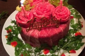 海外「日本人クレイジーすぎ」焼肉店の人気メニュー肉ケーキに驚愕する海外