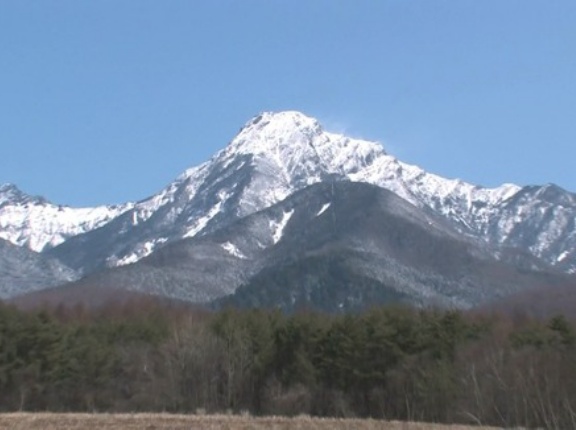 阿弥陀岳でテン泊の17DKが滑落するも通りすがりの登山者に救助される。怪我なし