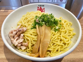 新宿「元祖油堂 歌舞伎町店」油そば（特大）