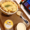 チーズ牛丼とカラメルプリン