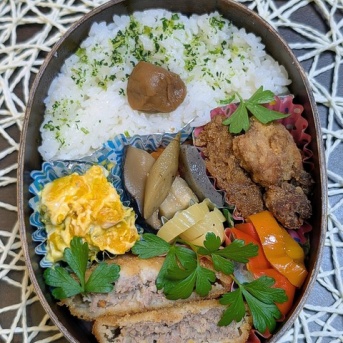 最近お弁当のおかずを食べている私～お弁当337