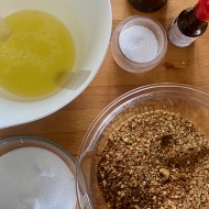 「見た目悪いけれどおいしい」という名の焼き菓子作りました！