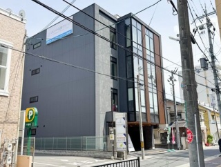 JR高槻駅ちかくに「たかつき駅前船越内科・消化器内視鏡クリニック」ができるみたい。9月2日オープン予定