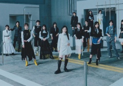 【画像】櫻坂46さん、150cm台をセンターに抜擢した結果wwwwwww