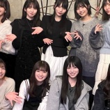 『『スタ誕』アカウント 5期生とオズワルドの集合写真を公開！ 良い1枚！【乃木坂46】』の画像