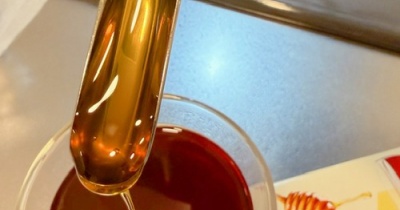 【シニアの暮らし】ほっこり美味し😋娘土産の北海道「いたどりはちみつ🍯」ではちみつ紅茶。。