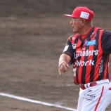 『松岡功祐コーチ、77歳のノック』の画像