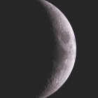 『西の空で輝く月齢4.6のお月様と孫の誕生会 ☆彡』の画像