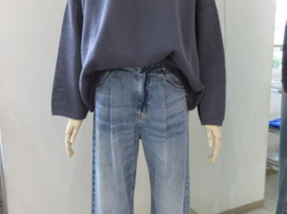 カフネ、タックワイドライトデニム