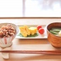 一部の小学校で無料朝ご飯を提供 → 現役教員「正直、目を疑った。なんで学校が朝ごはんを出すことになってんの？」