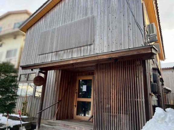 西蒲区岩室温泉に『岩室茶寮さとり』なる茶と菓子・朝ごはんのお店がオープンするらしい。