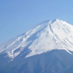 富士山で発見の遺体　救助隊がヘリから落下させてトドメを刺していた可能性が浮上　酷すぎﾜﾛ・・・