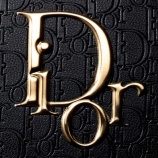 『【画像】トッモ「このTシャツいくらに見える？」ワイ「ブランドだし2万円くらい？」トッモ「あー？9万円、した」』の画像