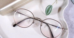 アラフィフのJINS中顔面短縮メガネって本当に変わる？夫に見せたら意外な反応でした