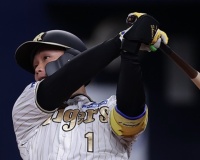 高寺望夢.282 OPS.765　vs　森下翔太.258 OPS.761