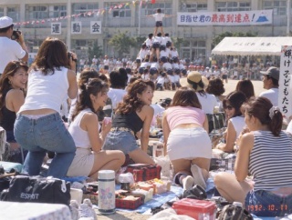 【画像】運動会でママさんがパンチラｗｗｗｗｗｗｗ