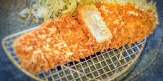 とんかつの衣を剝がして食べる人に初めて出会ってしまったんだが