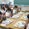 食事前の「いただきます」が国民に浸透したのは明治以降と判明　きっかけは学校給食
