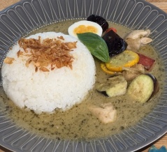 ８月７日にOPEN！能美市道林町の発酵カフェコミュニティサロン「天ノ月(-ten-no-tsuki-)」ランチにグリーンカレーとスパム結び＆醗酵ドリンク