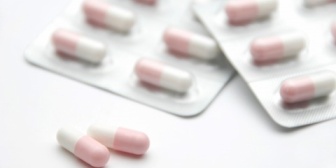 義実家で体調不良に。私「腹痛が酷い…」　旦那「じゃあ薬持ってきてやるよ」　→風邪薬の箱を投げられる事態に…