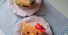 日焼けしたキティちゃんのサンドイッチ

