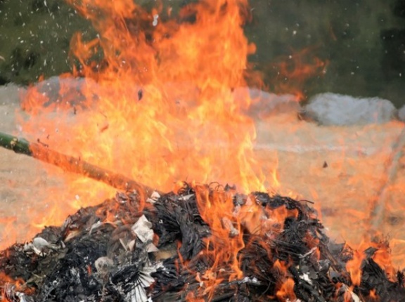 お札やしめ縄をお焚き上げ！餅つきも？！中央区三和町『三社神社』で『どんと祭』開催！1月17日。