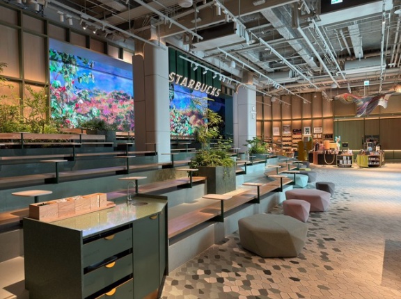 台北の新観光スポット　スターバックス リザーブ　DREAM PLAZA台北店
