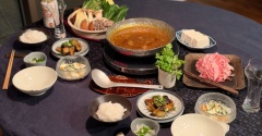 暑いのか…寒いのか…悩ましい日のカレー鍋の夜ごはん