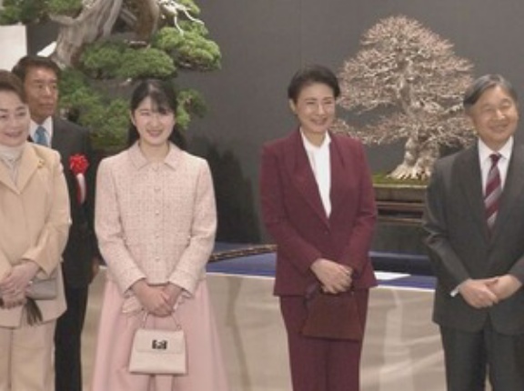 天皇一家　１ヵ月ぶりのお出まし　「第100回国風盆栽展」鑑賞・NMR掲載