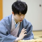 【将棋】藤井聡太七冠に対しフェミニスト「実は彼、女流棋士にボロ負けしてそれがすごく悔しかったんだろうね。女ごときに負けてしまって。男の悪いところが出てるなあ。」