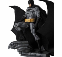 あみあみで販売再開中！マフェックス No.126 MAFEX BATMAN “HUSH” BLACK Ver.（再販）[メディコム・トイ]