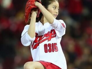 【画像】今田美桜さん、始球式でパ〇チラを披露ｗｗｗｗｗｗｗｗｗｗｗｗｗｗｗ