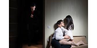 嫁には出張で泊まるって言って、会社にはインフルで休むって言ってフリン旅行したらどうなる？