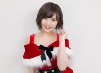 サンタ衣装の佐藤栞さん、美しすぎる