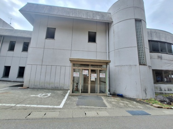 富山市亀谷にある日帰り温泉『亀谷温泉 白樺の湯（かめがいおんせん しらかばのゆ）』が閉館するらしい。