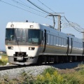 10月10日撮影　383系「しなの86号」と、しなの鉄道115系　S11編成より