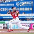 8番三塁今季初スタメン平良が3点ビハインド7回一死から左翼席へプロ初本塁打!!「どんなボールでも思い切っていこうと決めてました」「もっと打てるように頑張ります」