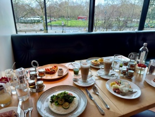コモ メトロポリタン ロンドン宿泊記２　朝食とスパ