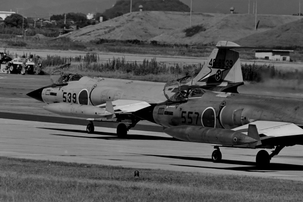 THE ALIENS NEST - F-104