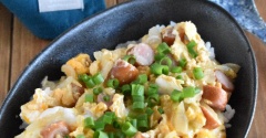 お手軽食材で♪ウインナーと卵のふわとろ丼