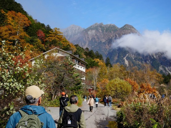 上高地まで鉄路引いてほしい