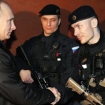 プーチン大統領が出席する会合で公然と政権批判…映画「太陽」で知られる巨匠、国営テレビ中継中に！