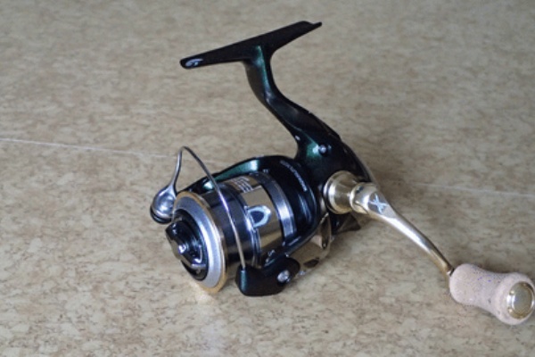 １２カーディフＣ２０００ＳＳ夢屋コルクノブ、ＺＰＩリールスタンド付き Amazon | シマノ(SHIMANO) スピニングリール 12 カーディフ CI4+