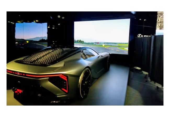 【日本人朗報】ソニーとトヨタ、実車のレクサスに乗りながら操作できるレースゲームを披露