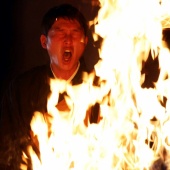 今年の高飛びを誓う！新井監督の護摩行