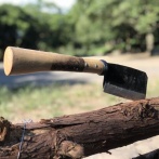 【悲報】セルフレジが分からなく大声出してた爺さん(72)、客から注意され逆上→ナタで切りつけて逮捕