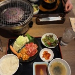 うふふの美味しいもの探すぞ♪